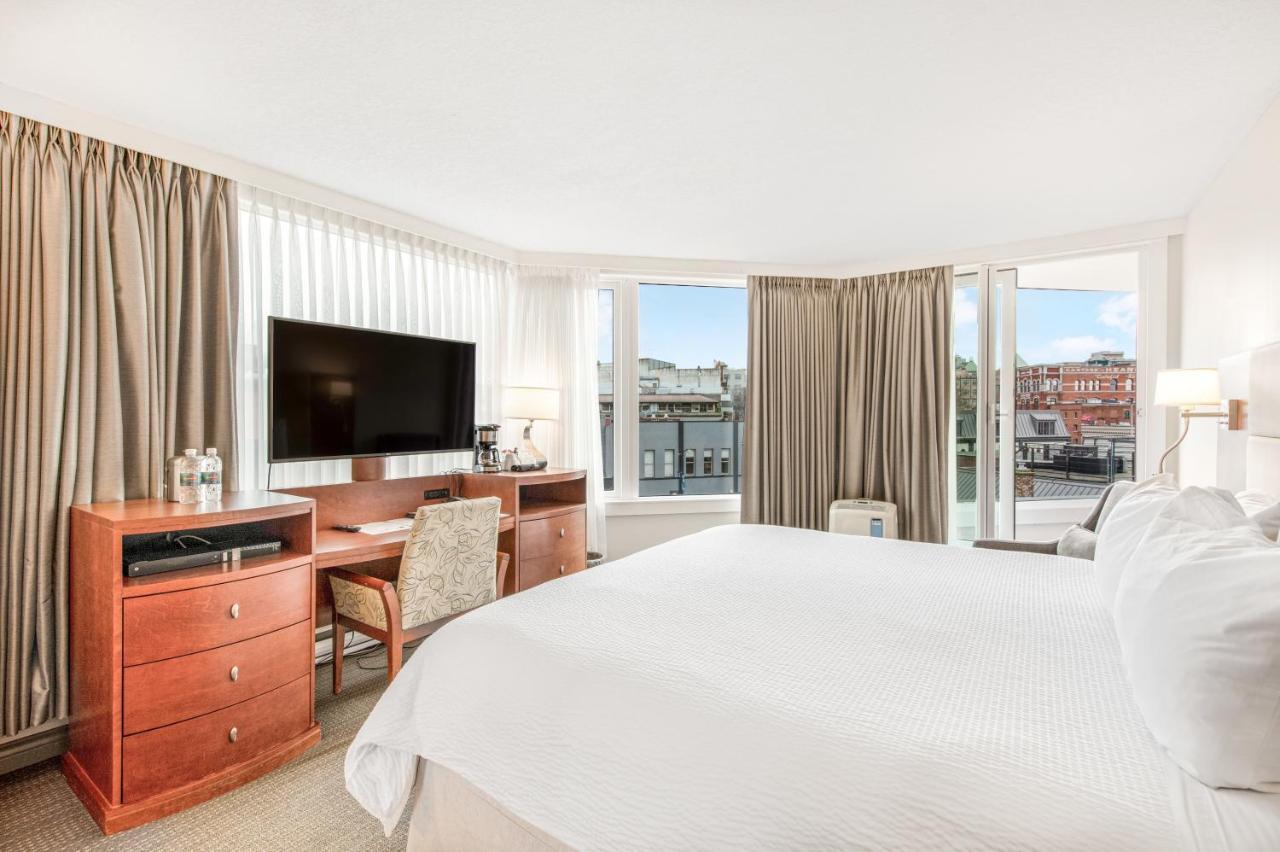 Victoria Regent Waterfront Hotel & Suites מראה חיצוני תמונה